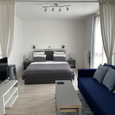 House Cosy One Apartment Gonesse Bagian luar foto